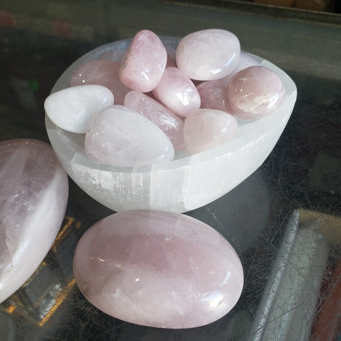 🌹💖 Rose Quartz Tumbled Healing Stones: Embrace Love and Harmony with Natural Crystal Energies! 💖🌹